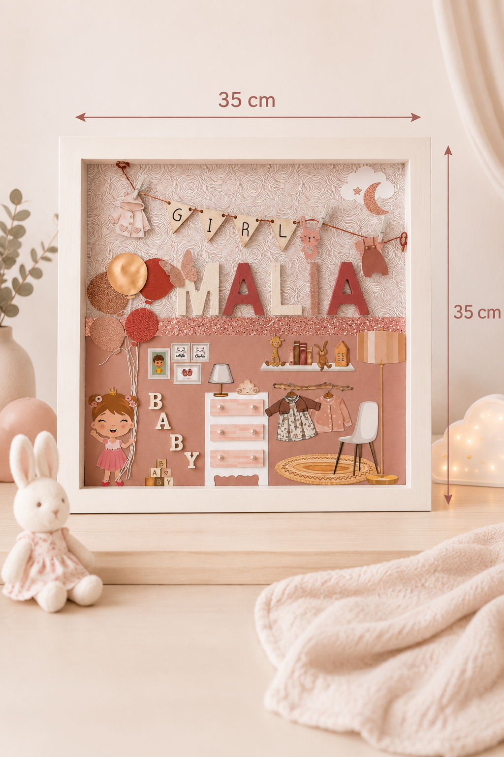 Dimensions 35 x 35 cm du cadre de naissance personnalisé Malia